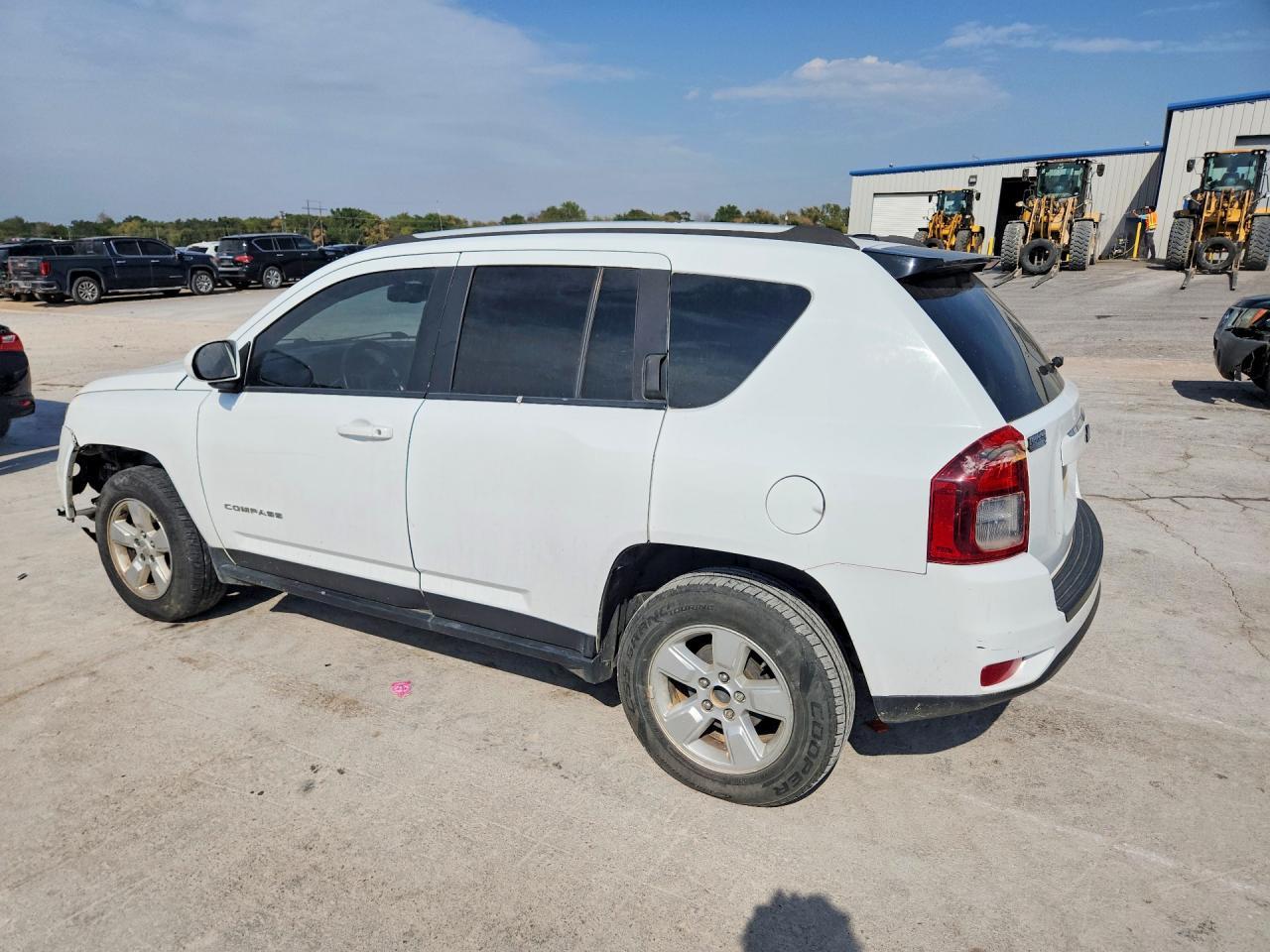 2017 Jeep Compass Latitude - Фото 2