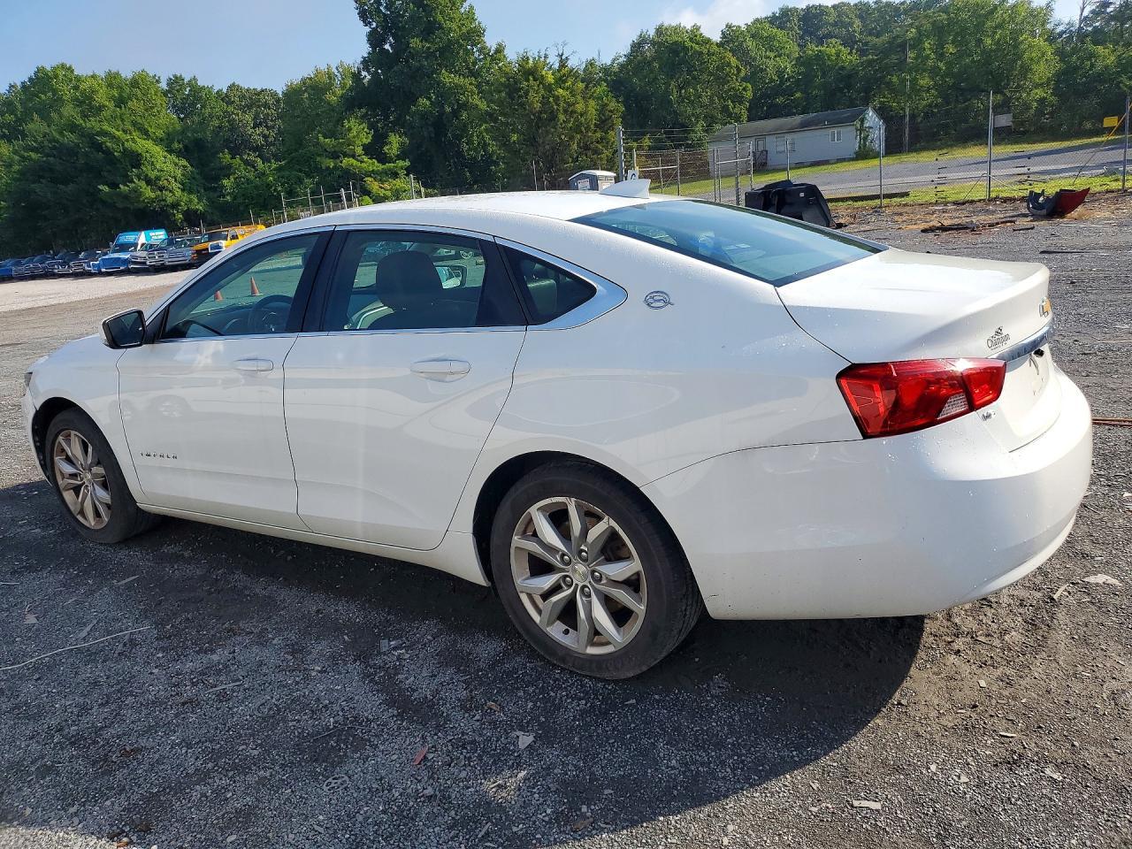 2017 Chevrolet Impala Lt - Image 2