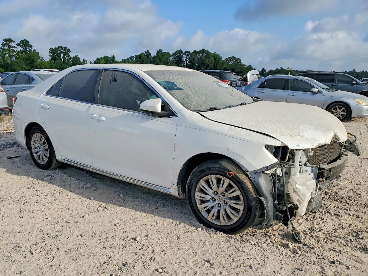 2014 Toyota Camry Le - Фото 4