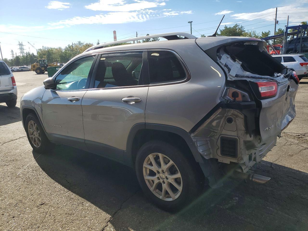 2018 Jeep Cherokee Latitude - Фото 2