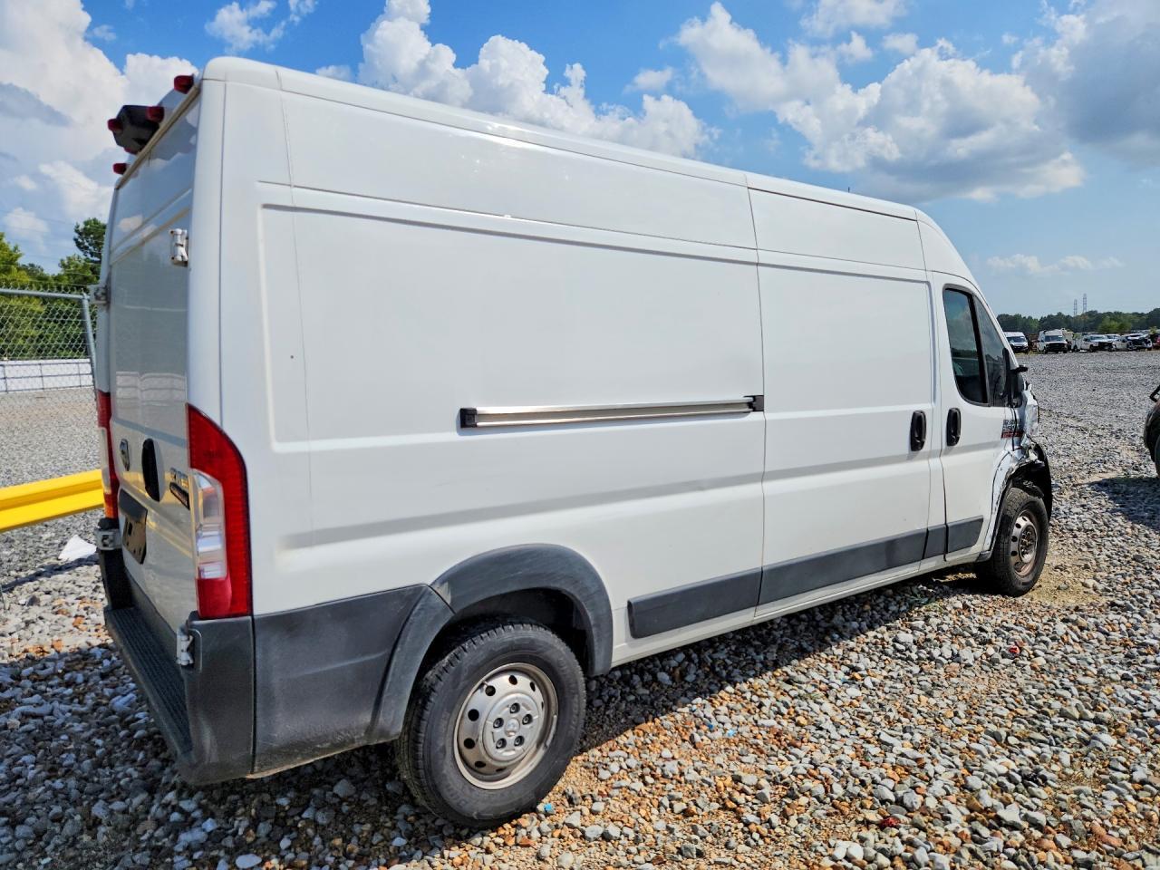2021 Ram Promaster 2500 Delivery Van - Фото 3