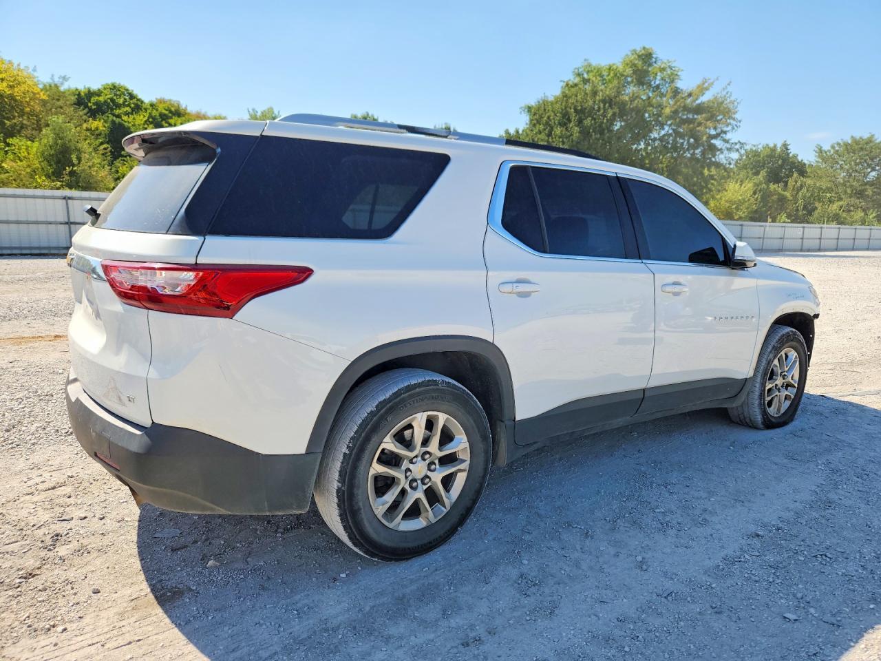 2018 Chevrolet Traverse Lt - Image 3