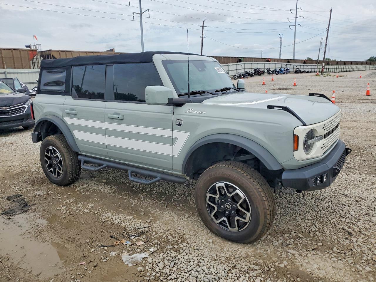 2021 Ford Bronco Base - Image 4