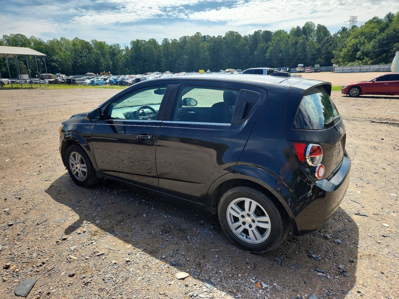 2015 Chevrolet Sonic Lt - Фото 2