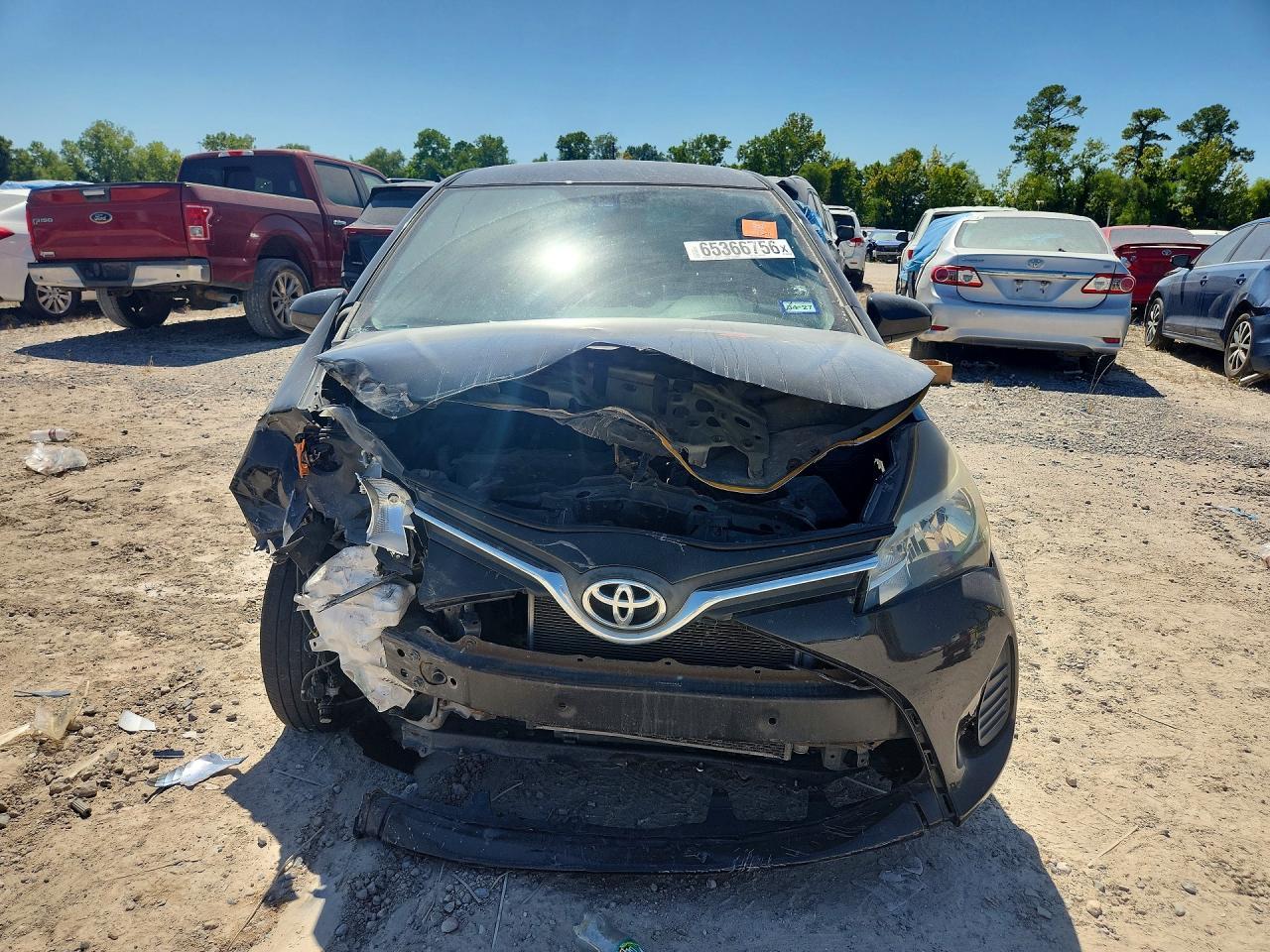 2015 Toyota Yaris 3-Door L - Image 5