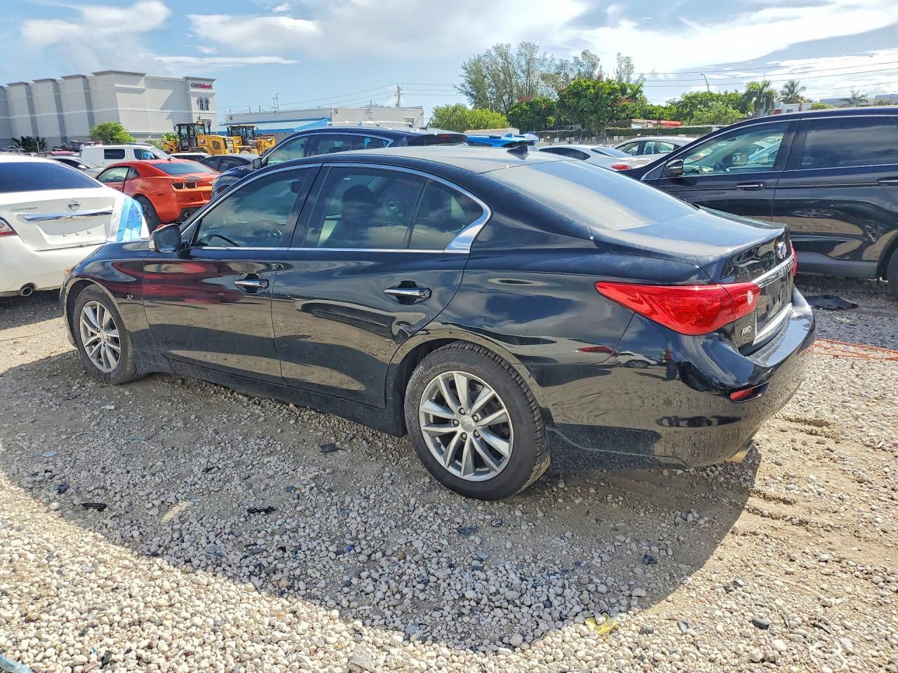 2015 Infiniti Q50 Premium - Фото 2