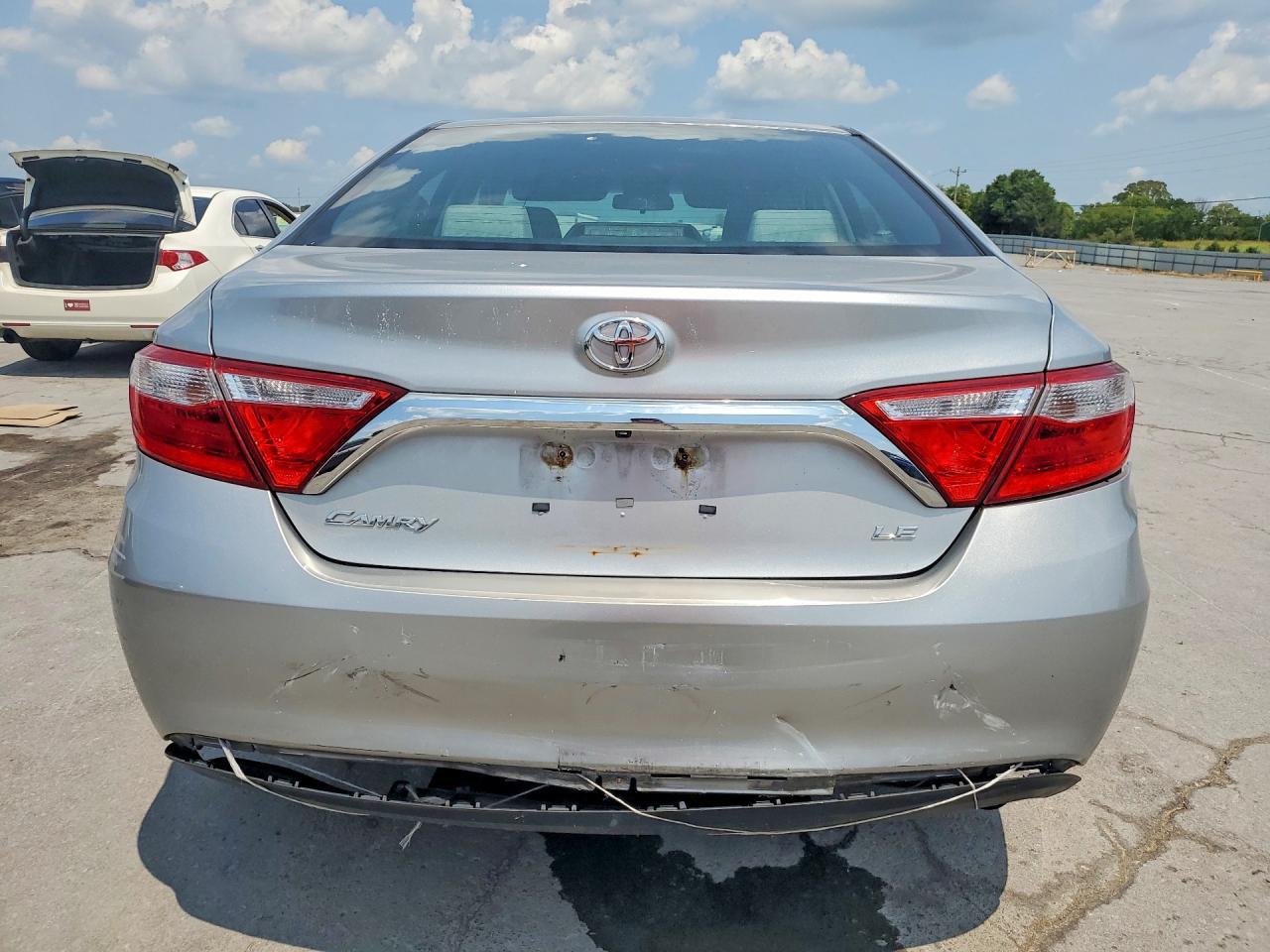 2016 Toyota Camry Le - Фото 6