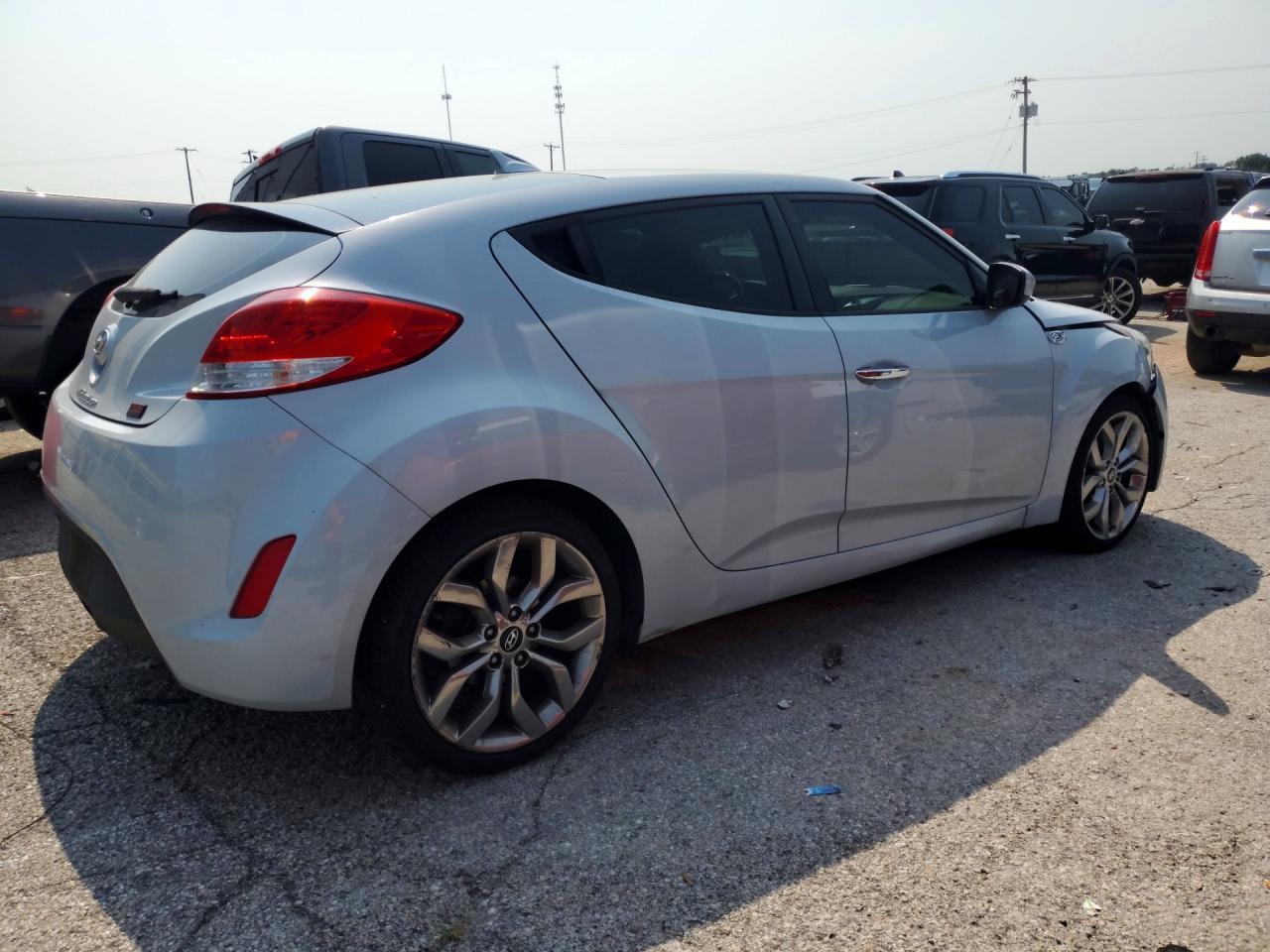 2015 Hyundai Veloster Re:flex - Фото 3