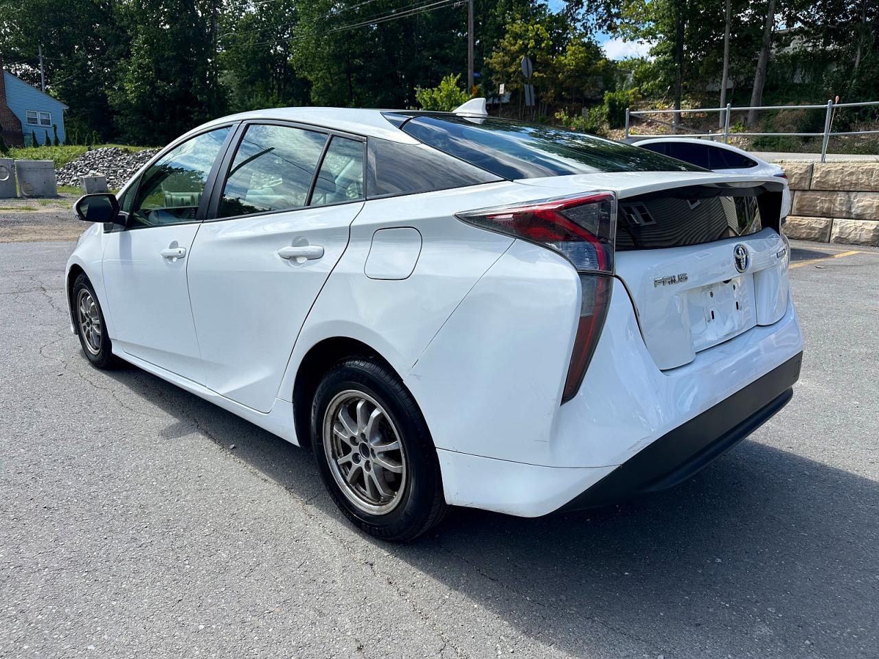 2018 Toyota Prius One - Фото 2