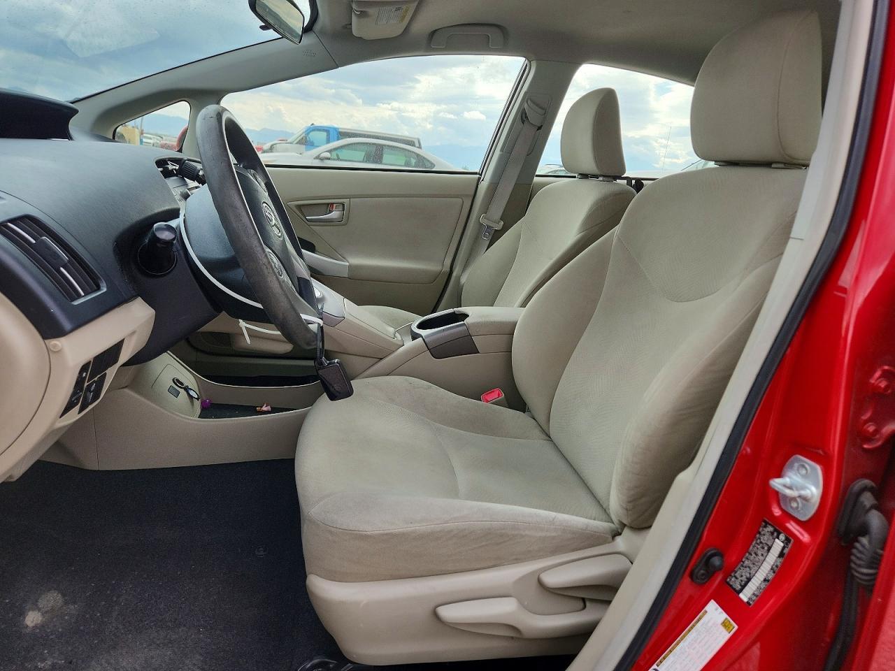 2013 Toyota Prius Two - Фото 7