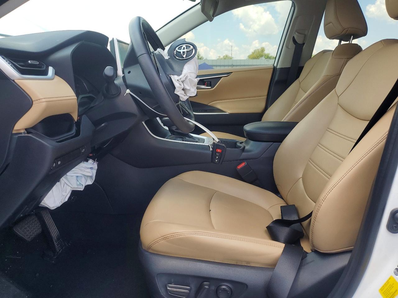 2024 Toyota Rav4 Xle Premium - Image 7