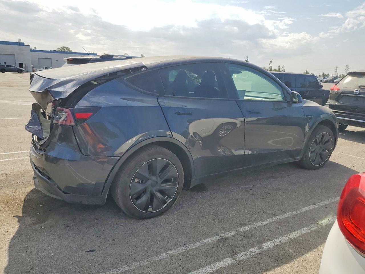 2025 Tesla Model Y - Image 3