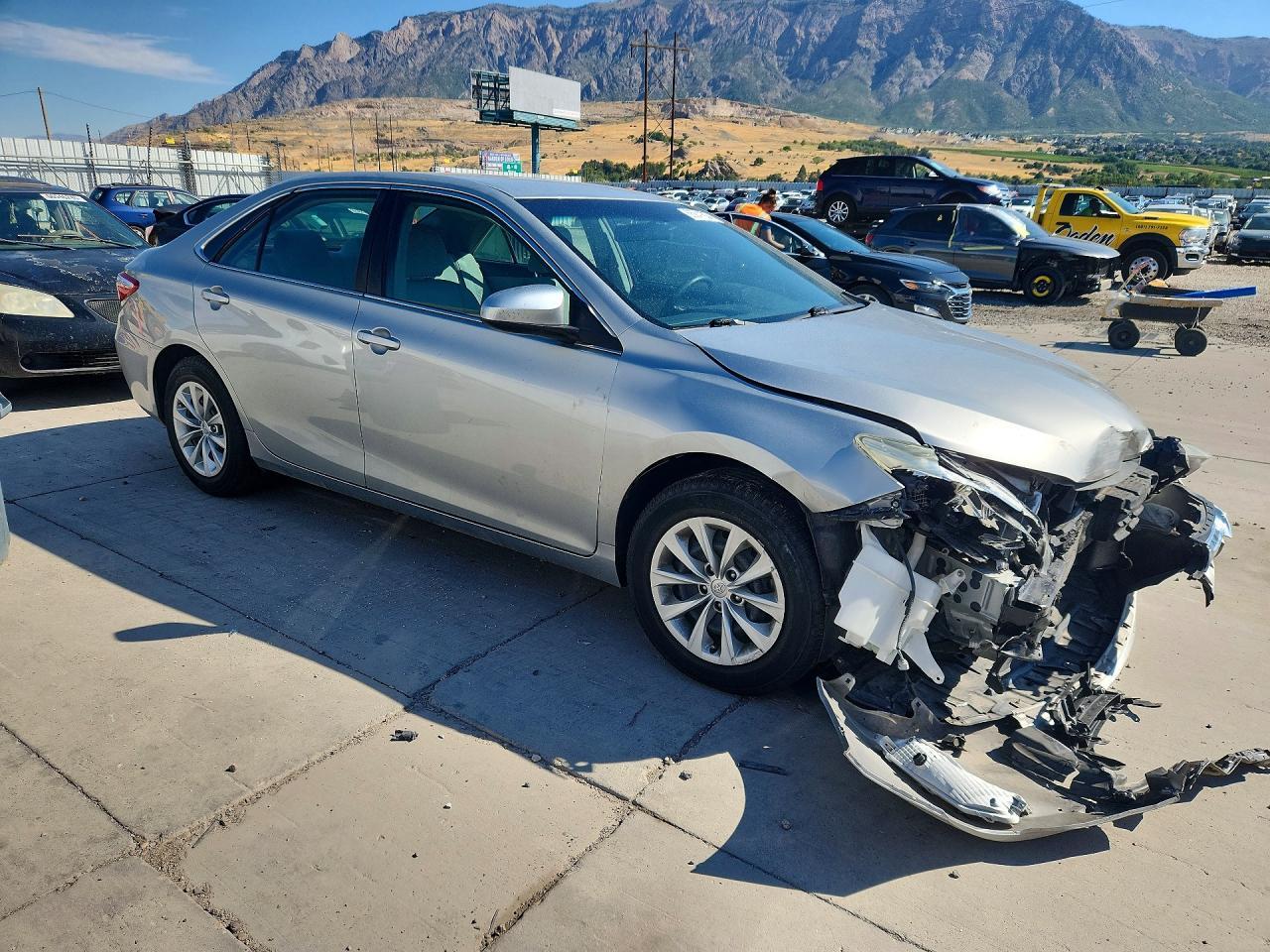 2016 Toyota Camry Le - Фото 4