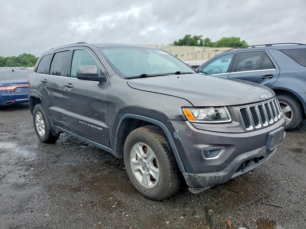 2015 Jeep Grand Cherokee Laredo - Image 4
