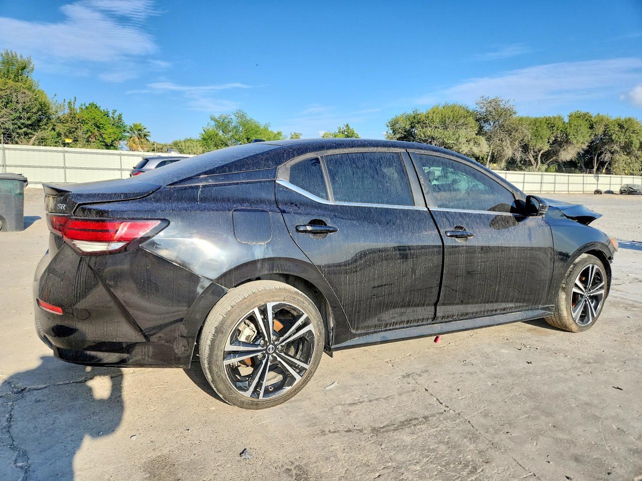 2022 Nissan Sentra Sr - Image 3