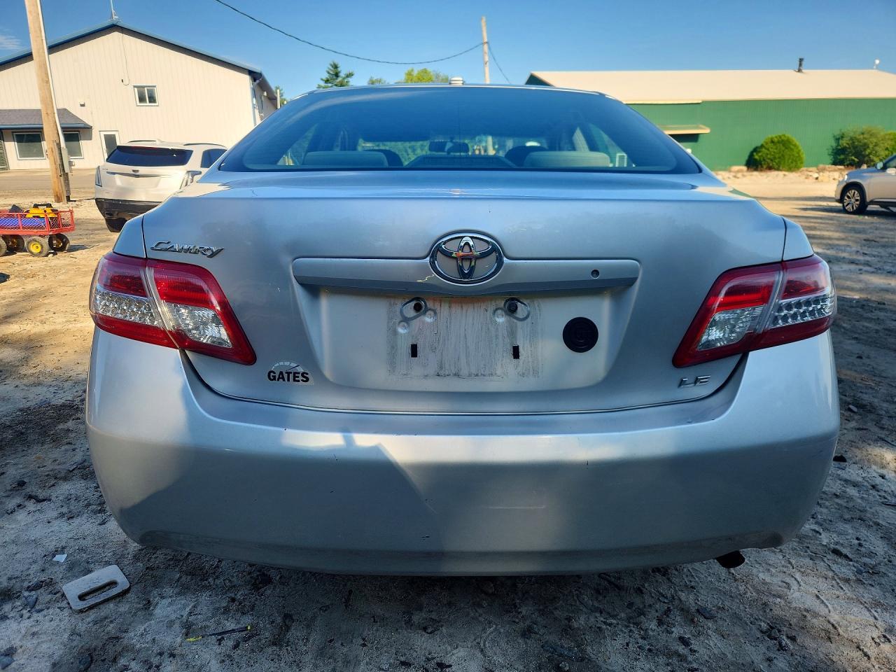 2011 Toyota Camry Le - Фото 6