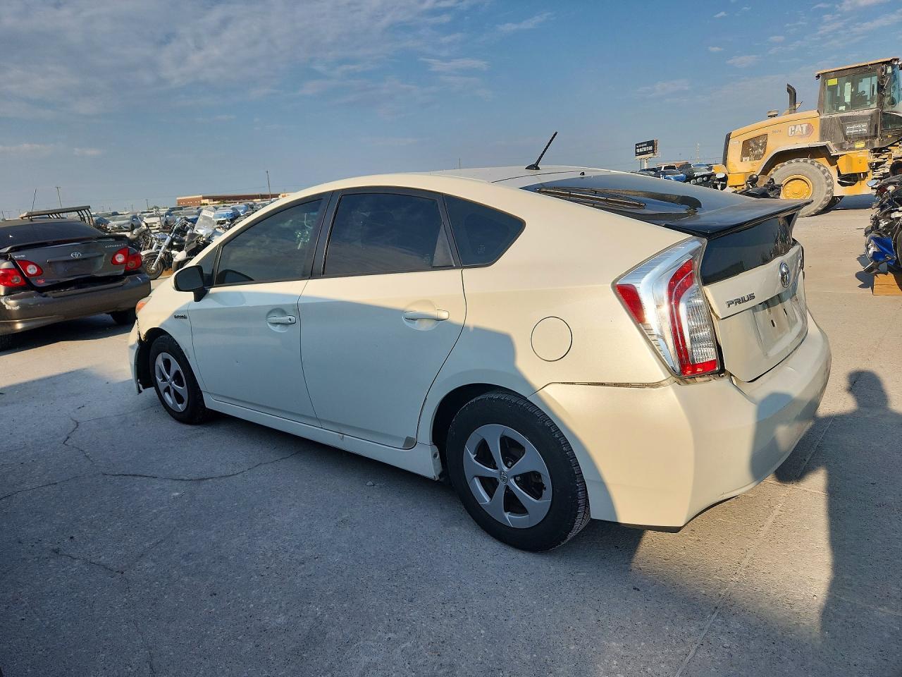 2015 Toyota Prius Two - Фото 2