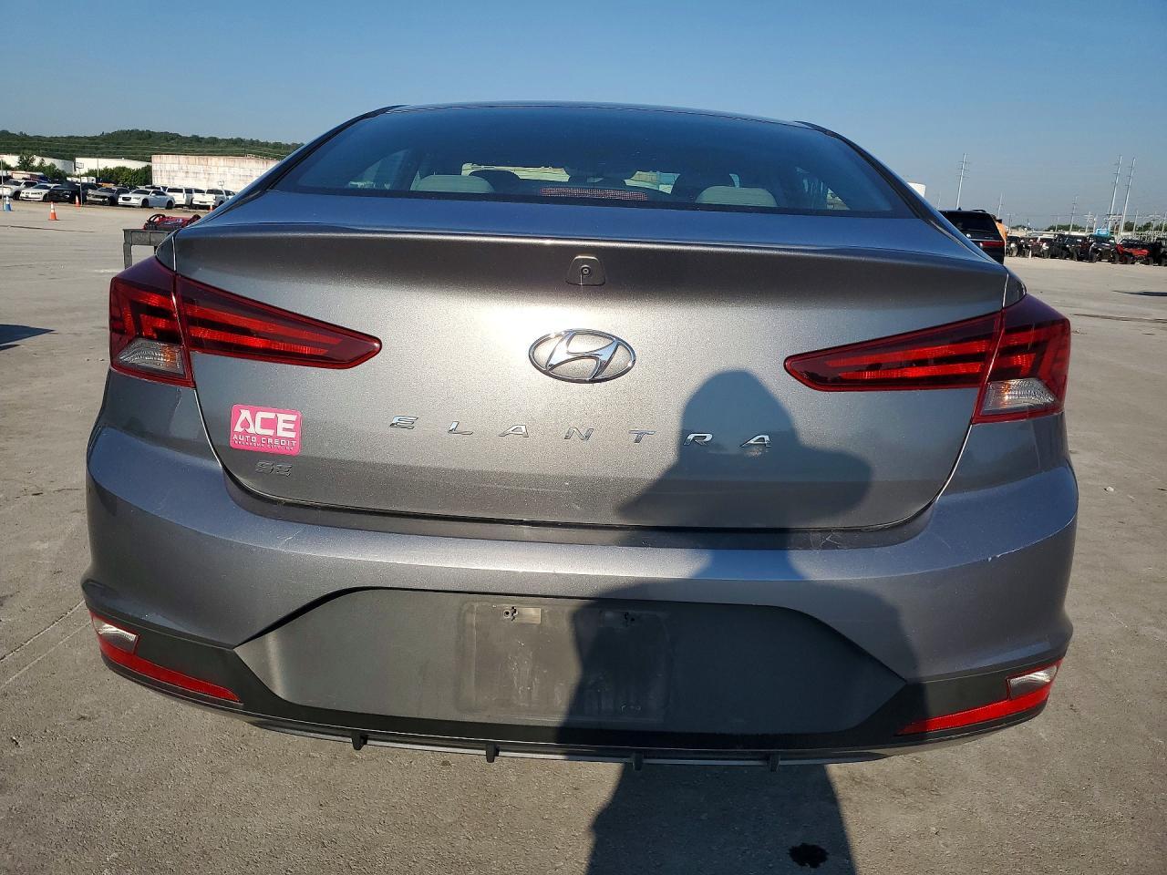 2019 Hyundai Elantra Se - Фото 6