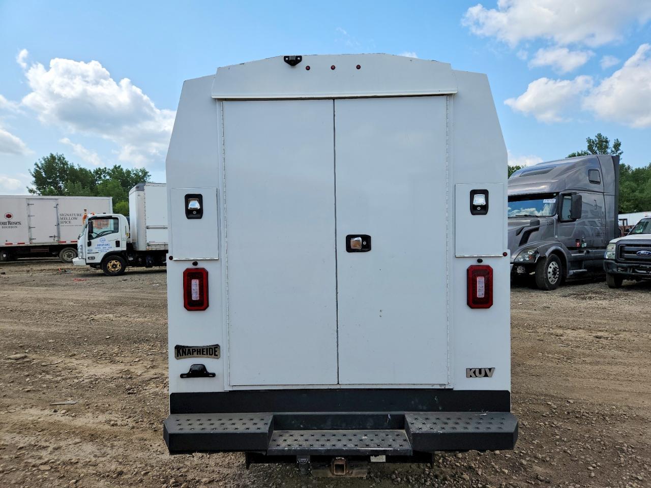 2019 Chevrolet Express G3500 - Image 6