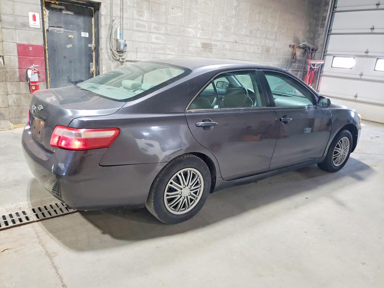 2008 Toyota Camry Le - Фото 3