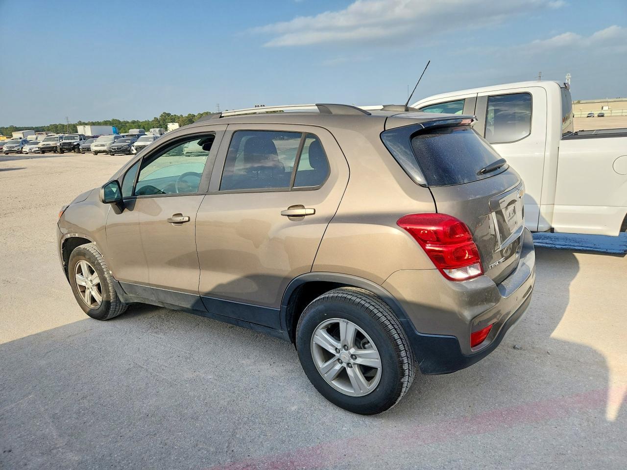 2022 Chevrolet Trax 1Lt - Image 2