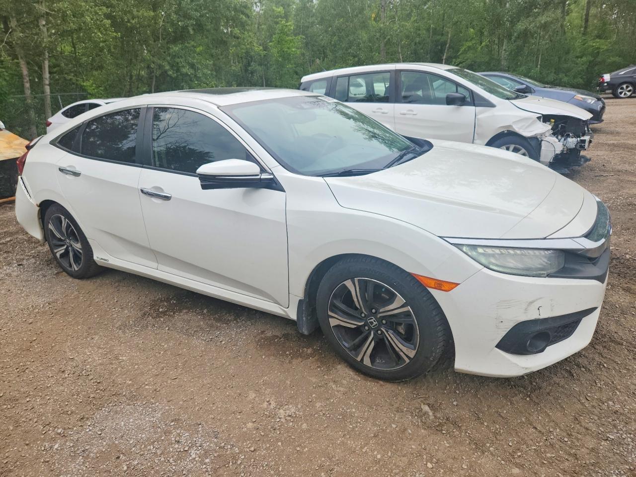 2017 Honda Civic Touring - Image 4