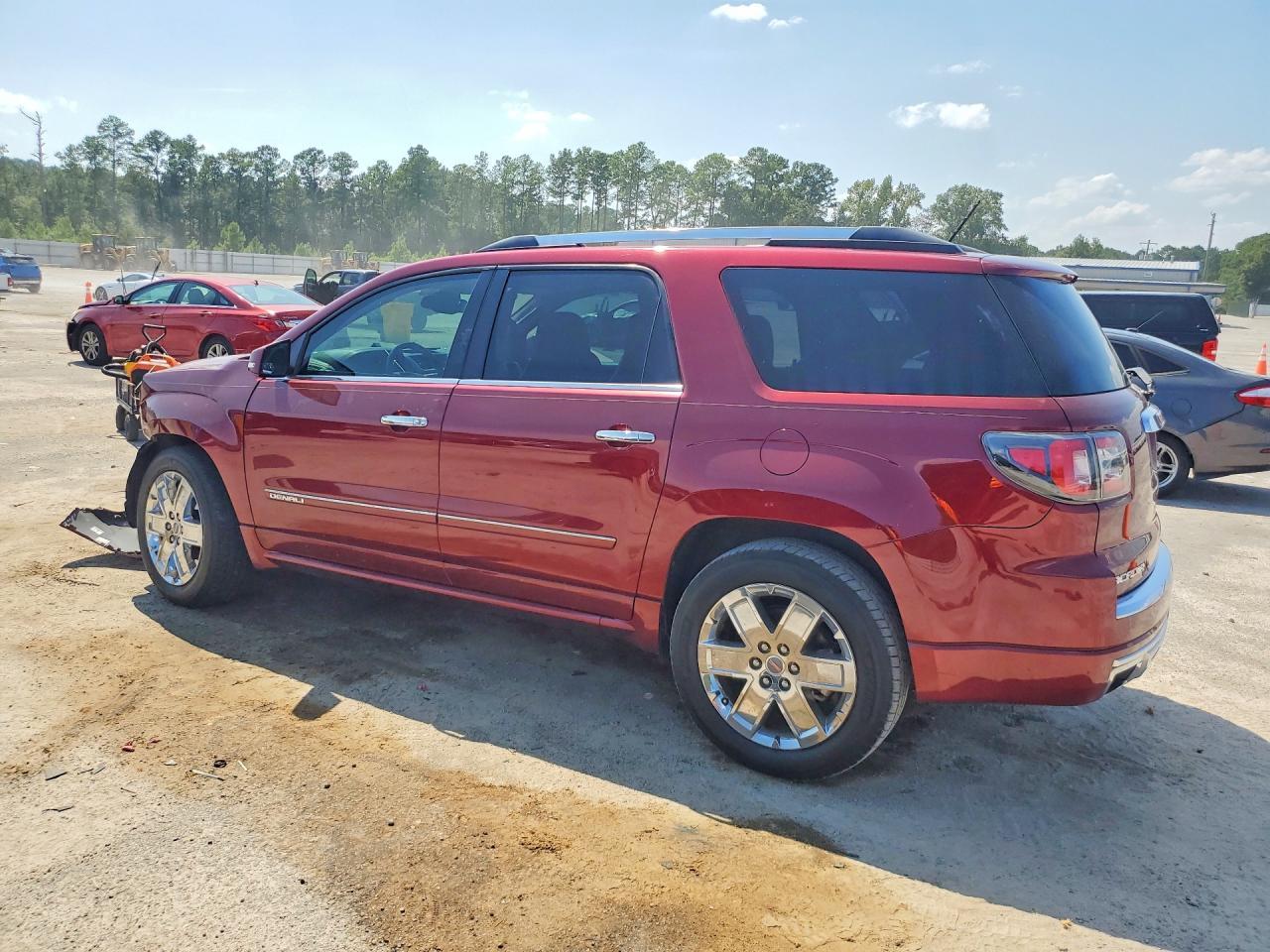 2015 GMC Acadia Denali - Фото 2