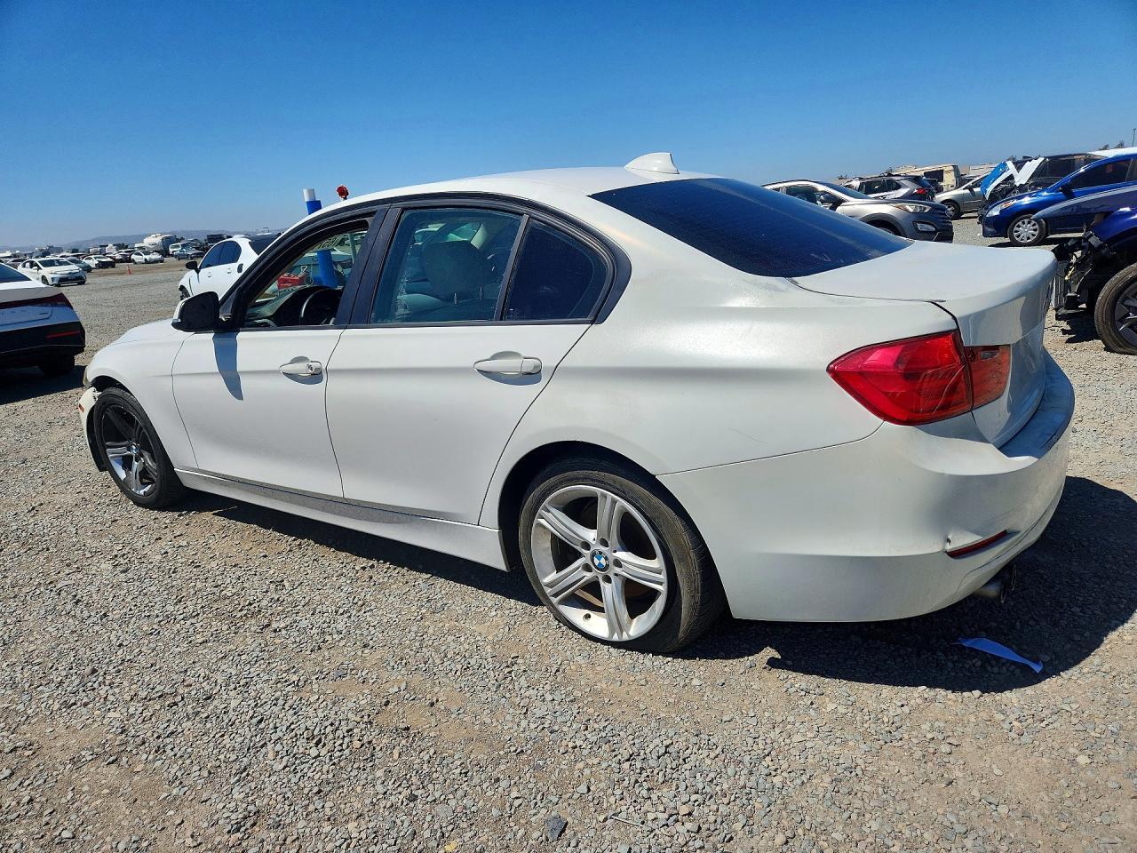 2012 BMW 328 I - Фото 2