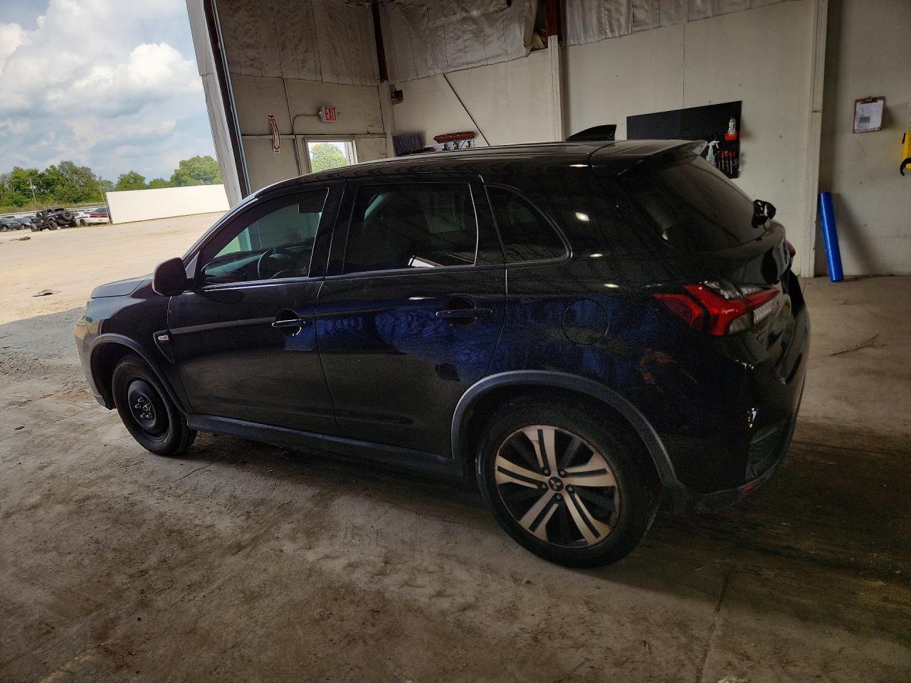 2021 Mitsubishi Outlander Sport Es - Image 2