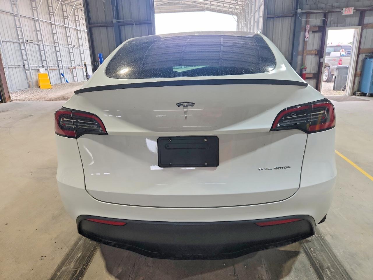 2023 Tesla Model Y - Image 6