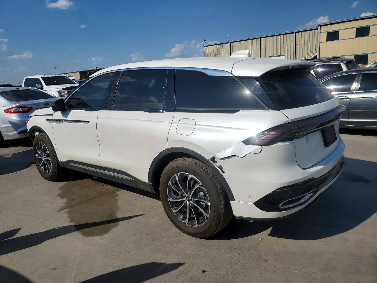 2025 Lincoln Nautilus Premiere - Image 2
