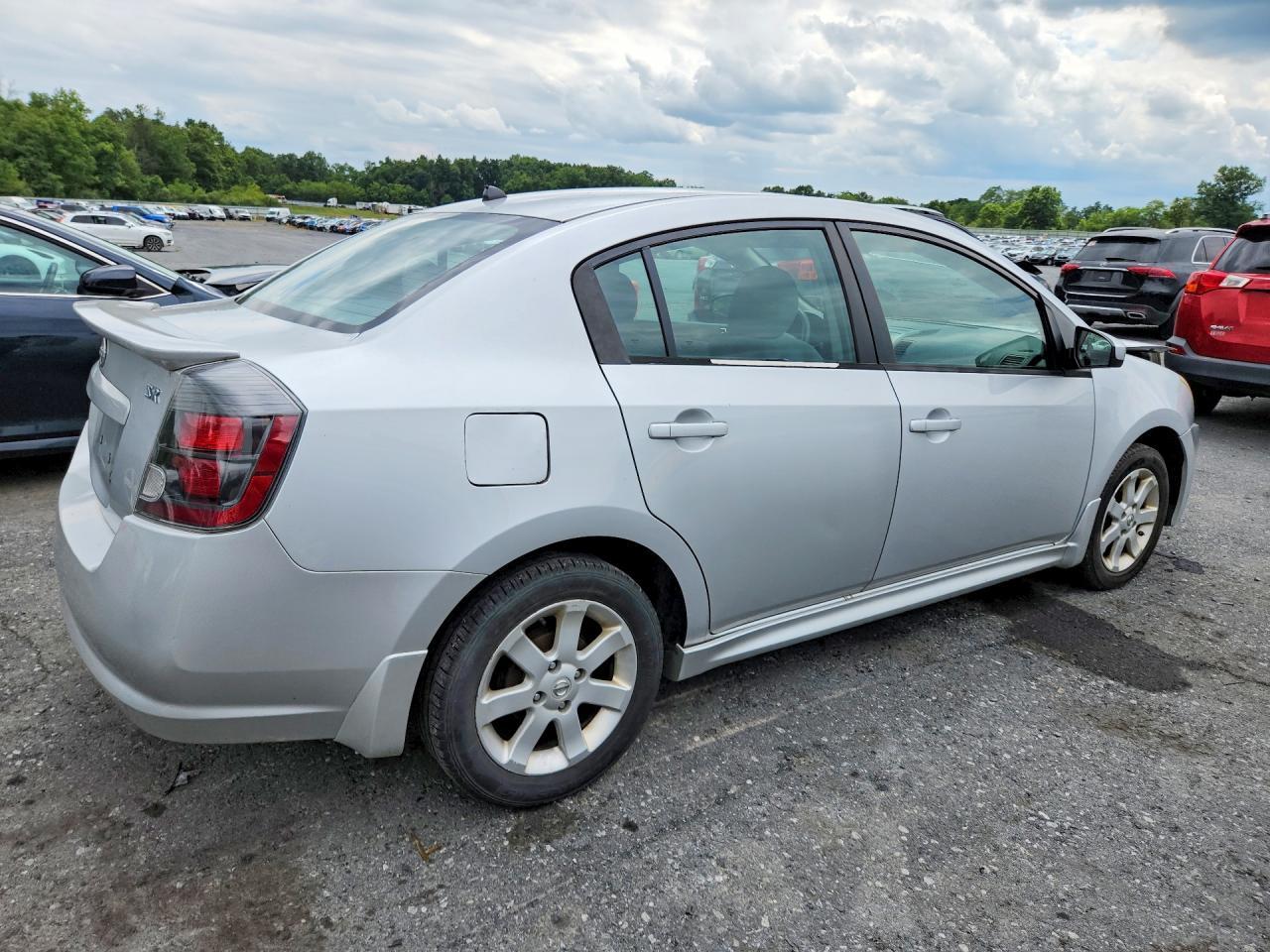 2011 Nissan Sentra 2.0 - Фото 3