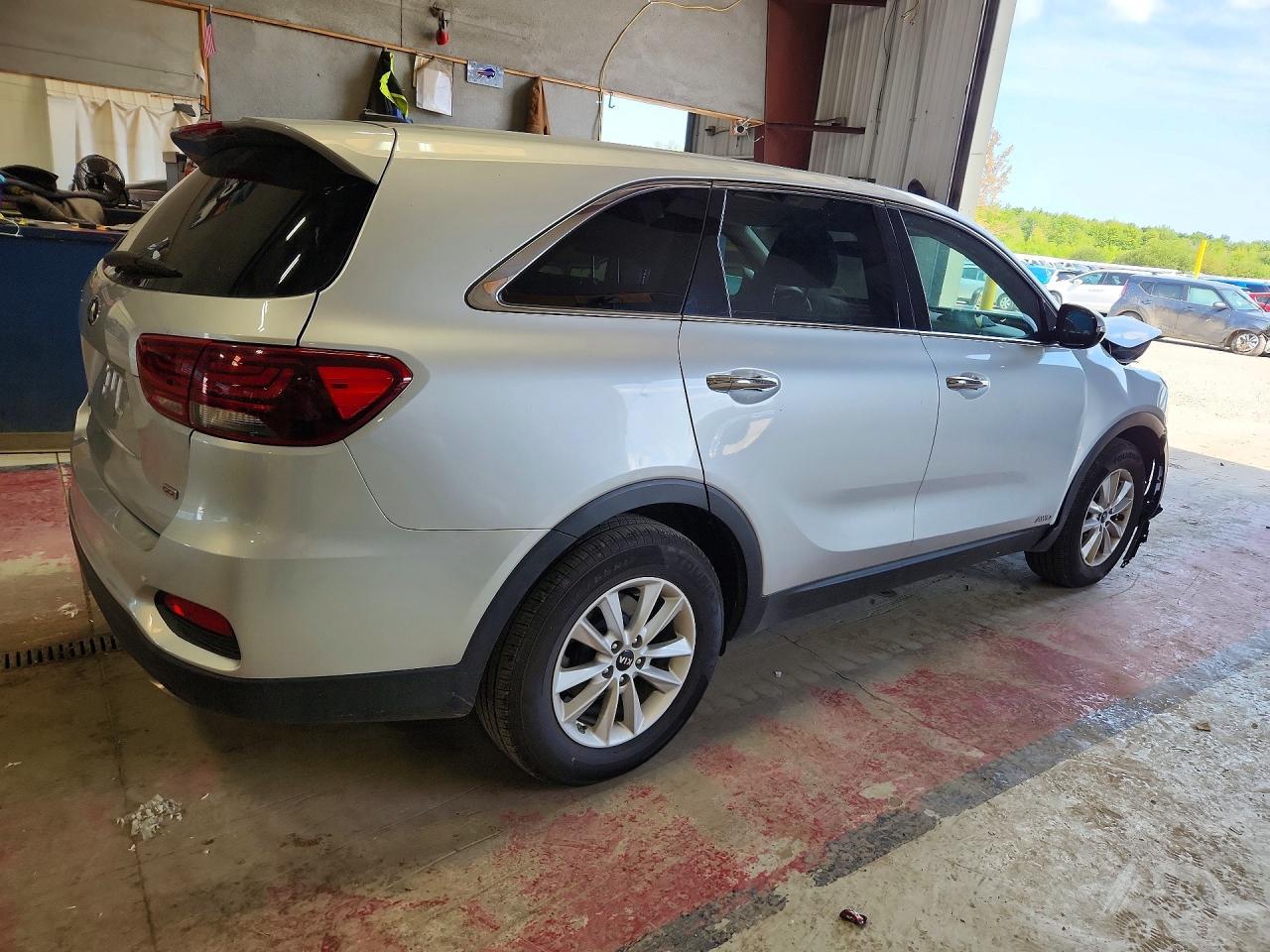 2020 Kia Sorento Lx - Фото 3