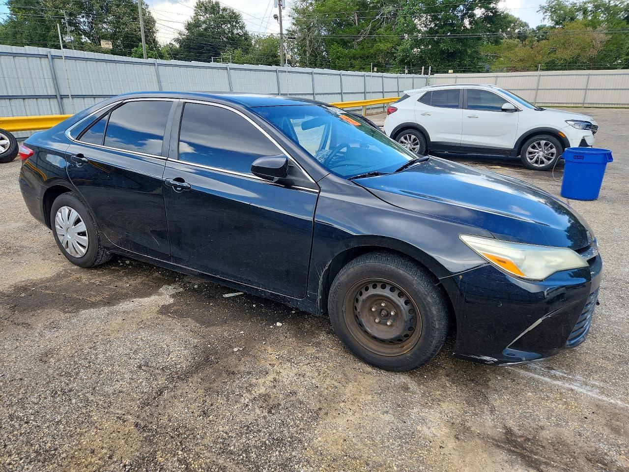 2015 Toyota Camry Le - Фото 4