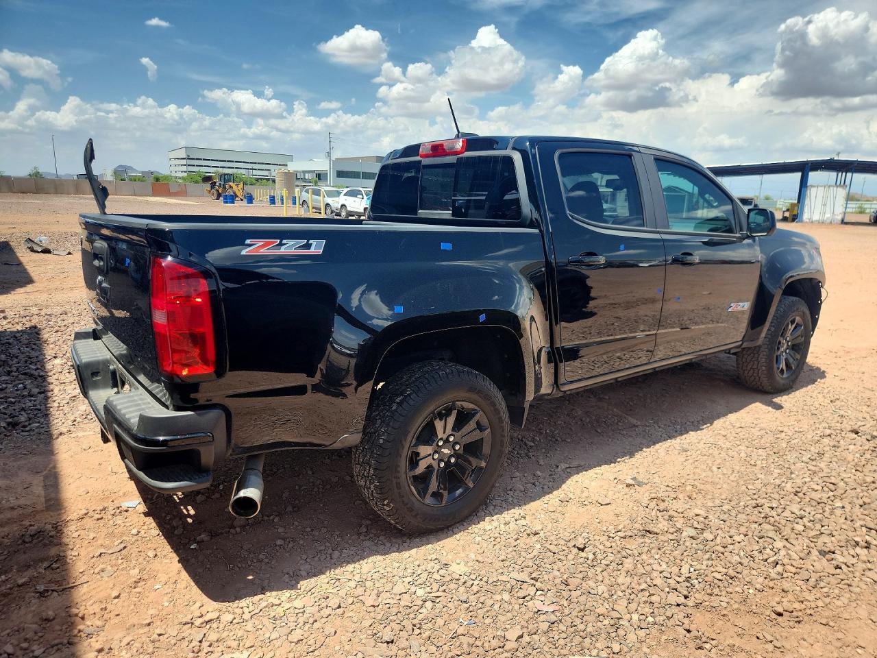 2017 Chevrolet Colorado Z71 - Image 3