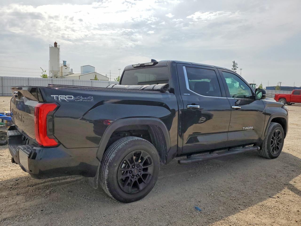 2023 Toyota Tundra Crewmax Limited - Фото 3