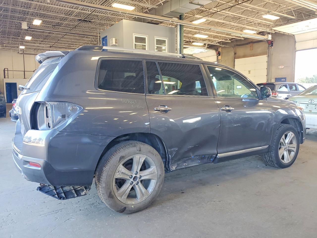 2013 Toyota Highlander Limited - Image 3