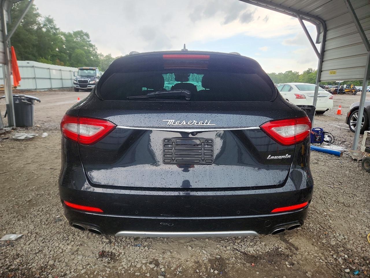 2017 Maserati Levante S Luxury - Image 6