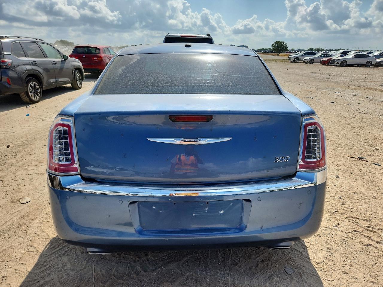 2011 Chrysler 300 Limited - Фото 6