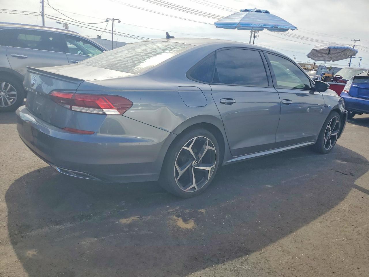 2020 Volkswagen Passat R-Line - Фото 3