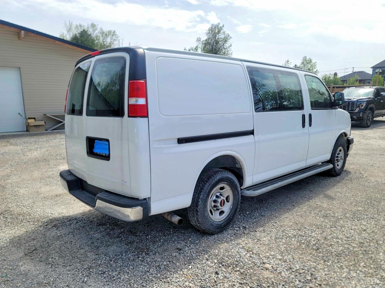 2017 GMC Savana G2500 - Image 4