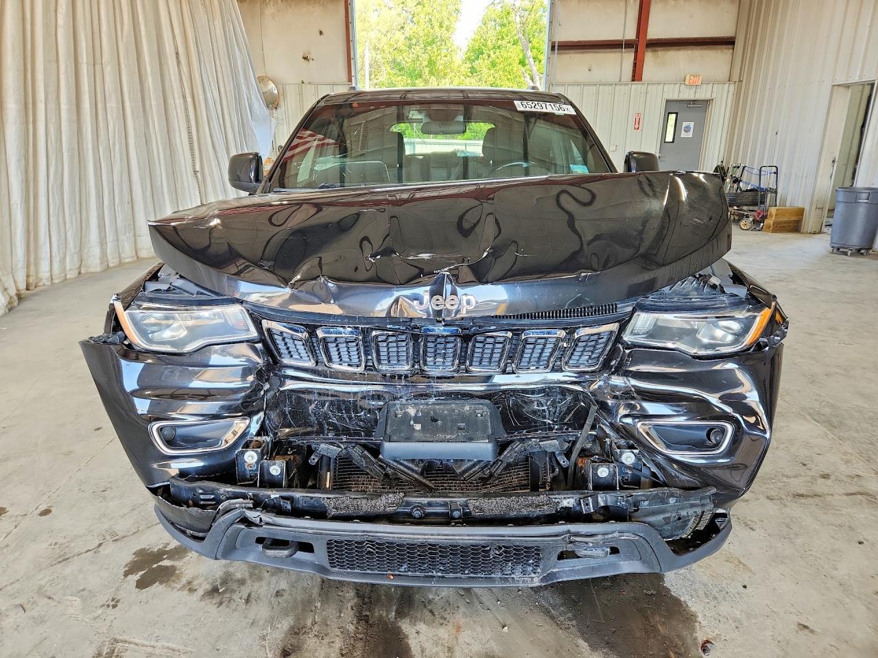 2019 Jeep Grand Cherokee Laredo - Image 5