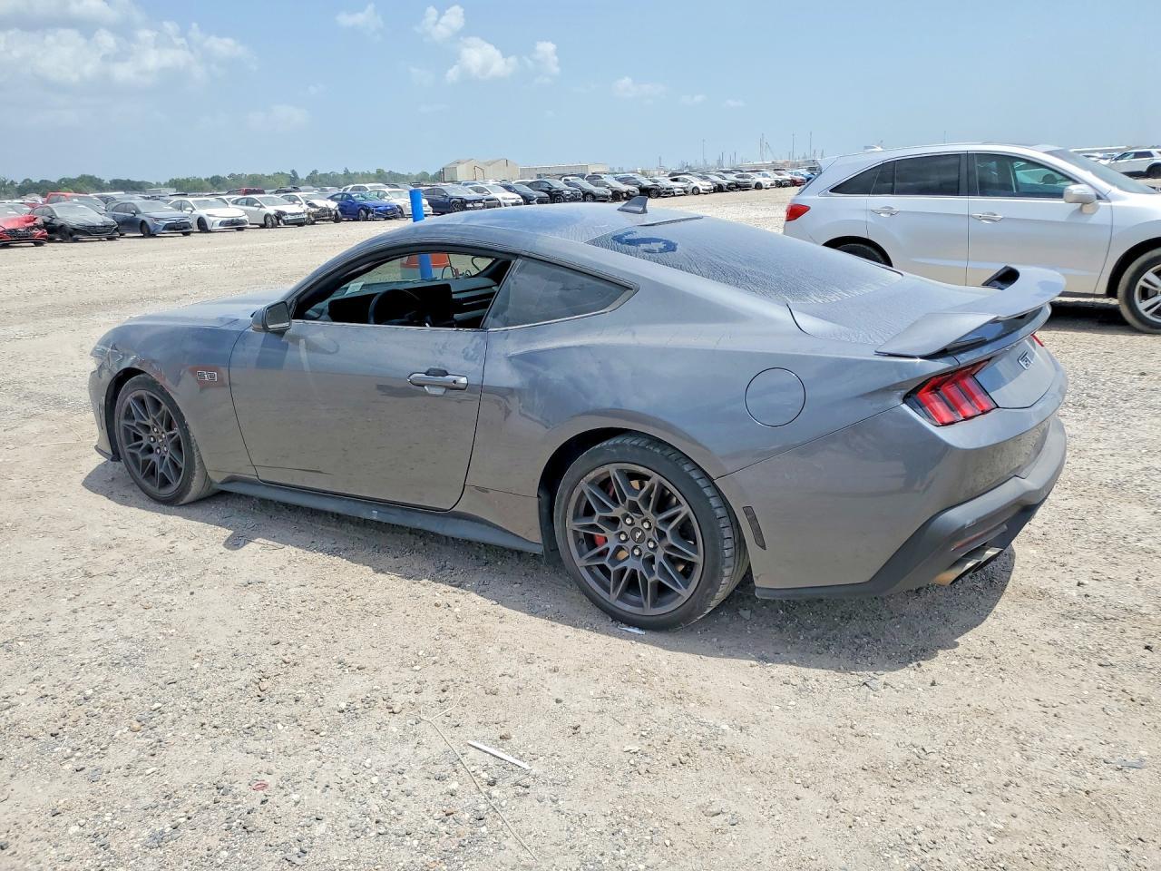 2025 Ford Mustang Gt - Image 2
