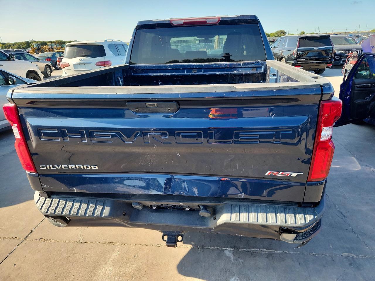 2022 Chevrolet Silverado Ltd C1500 Rst - Фото 6