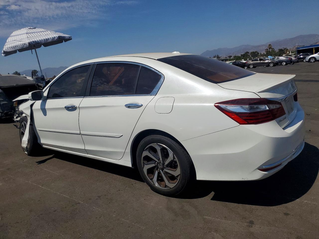 2017 Hond Accord - Image 2