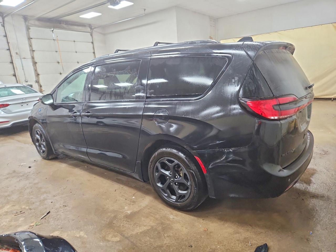 2021 Chrysler Pacifica Hybrid Limited - Фото 2