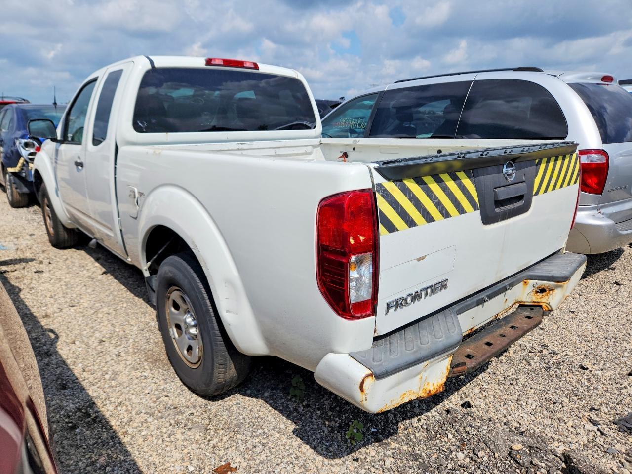2017 Nissan Frontier S - Фото 2