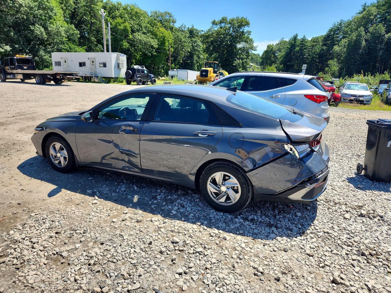 2025 Hyundai Elantra Se - Фото 2