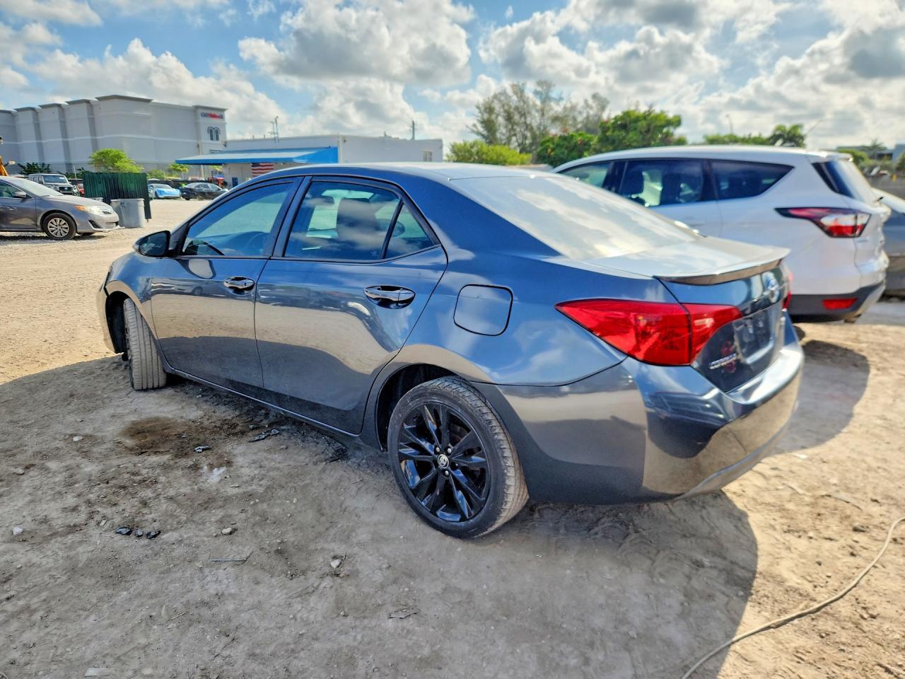 2018 Toyota Corolla Se - Image 2