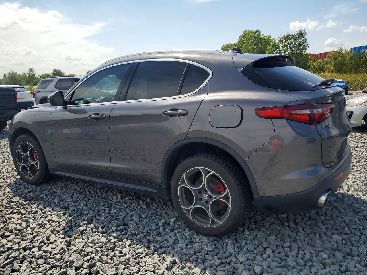 2018 Alfa Romeo Stelvio - Image 2